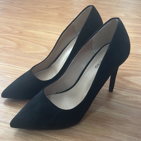 Heels - Picture 3 of 4